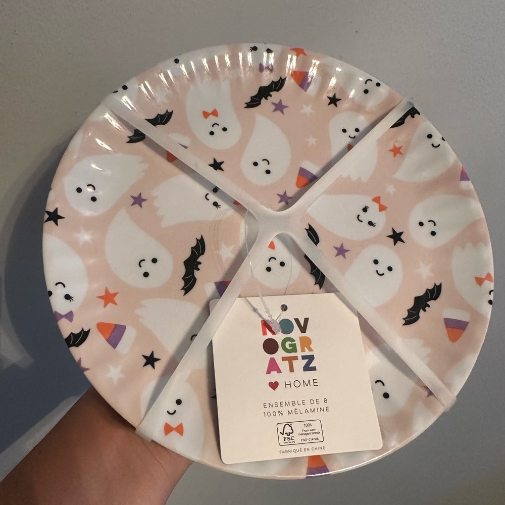TJMAXX Halloween Girly Ghosts Bats Candy Corn Bow Melamine Pink Lunch Plates (8)